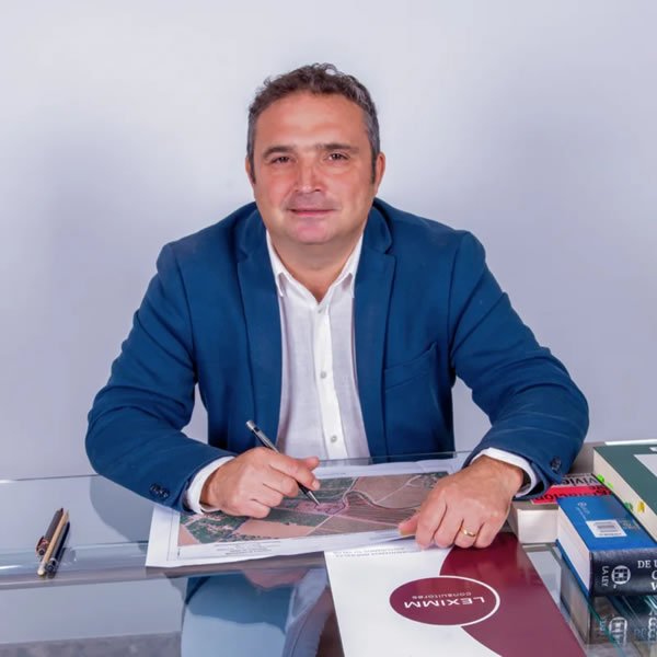 Marcos, abogado especializado propiedades inmobiliarias