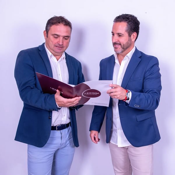 equipo de asesoria legal y técnica inmobiliaria